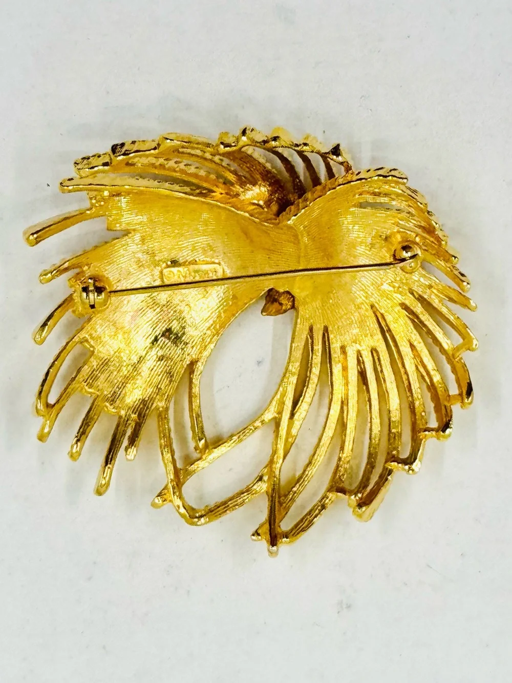 Monet Vintage Gold-Tone Twisted Ribbon Burst Spray Ribbon Bow Brooch